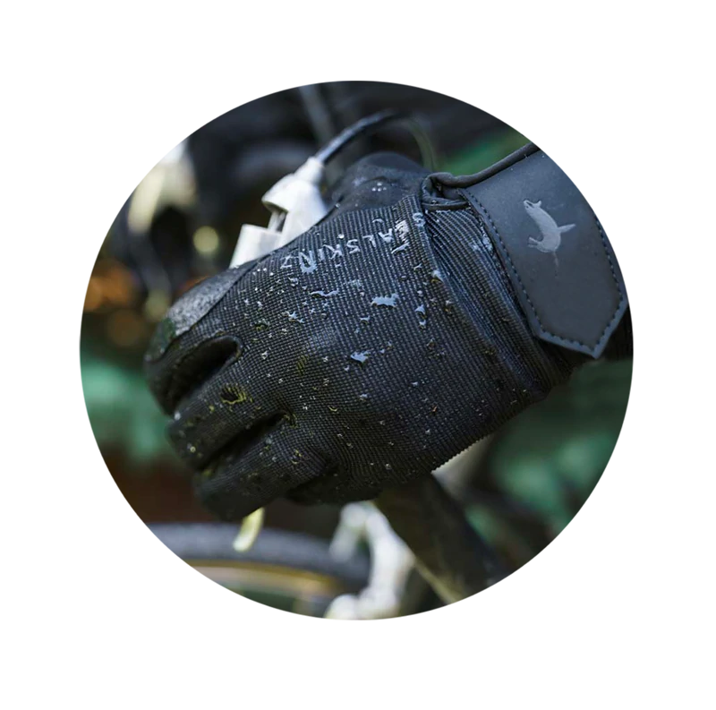 Ein Arbeitstier von einem Handschuh mit 100 % wasserdichtem Schutz
